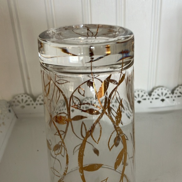 Vintage Gold Patterned Drinking Glasses, 8 Ounces, Set of 7 - Picture 7 of 9